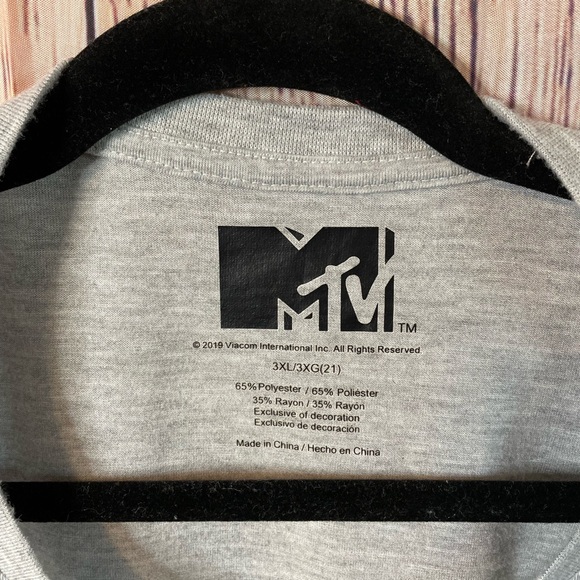 Gray Short Sleeve MTV Plus Size Tee Shirt 3X Pink Sequin Design - Picture 4 of 8